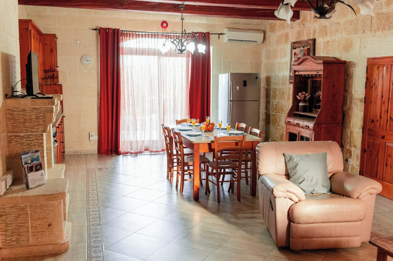 Others 4, Villa Savona Sleeps 7 With Private Pool