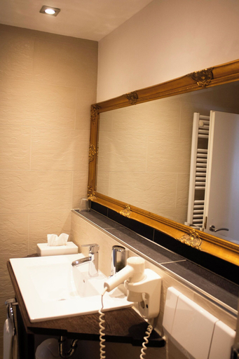 Bathroom 5, Hotel Zur Wartburg, Gütersloh