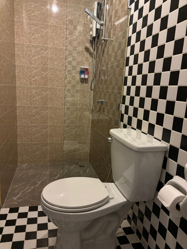 Bathroom 14