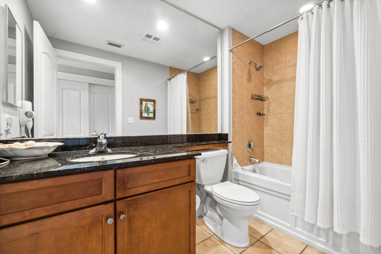 Bathroom 4, Indigo East 406, Escambia