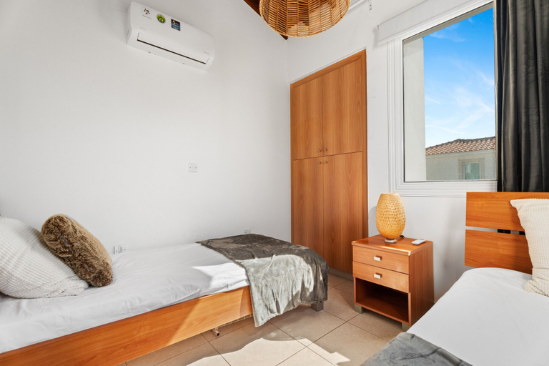 Room 3, 2 bed - Sleeps 6 - Private Pool - 5 Min To Beach