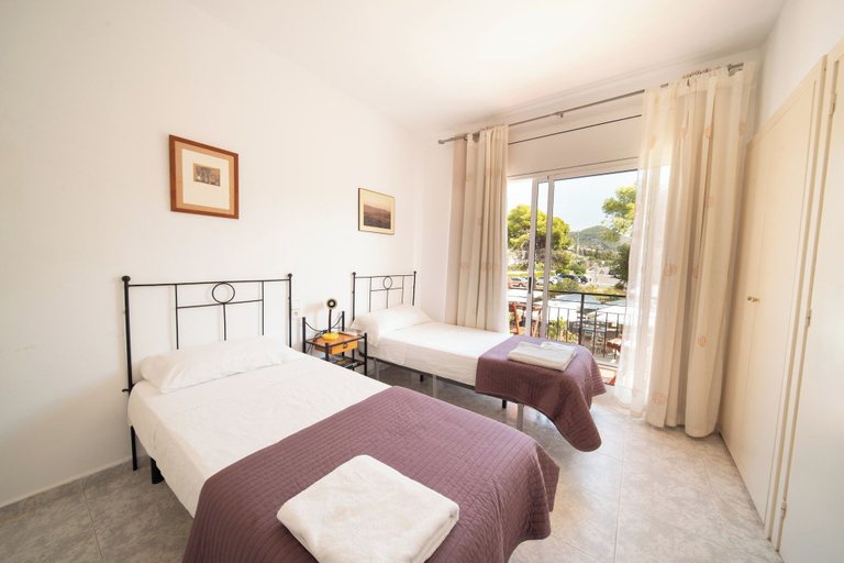 Bedroom 3, Sitges Beach Hostal, Barcelona