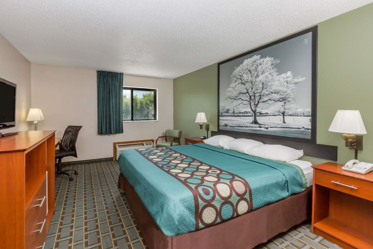 Bedroom 3, Super 8 By Wyndham Osceola Ia, Clarke