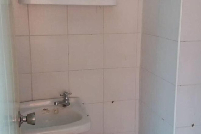 Bathroom 14