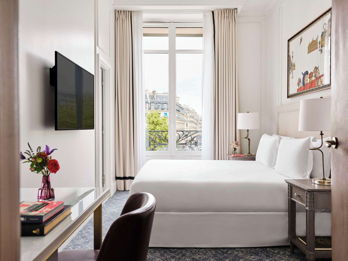 Bedroom 2, Hôtel du Louvre, in The Unbound Collection by Hyatt, Paris