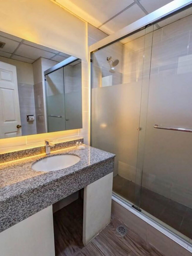 Bathroom, Hotel Pacific Sunrise, La Libertad