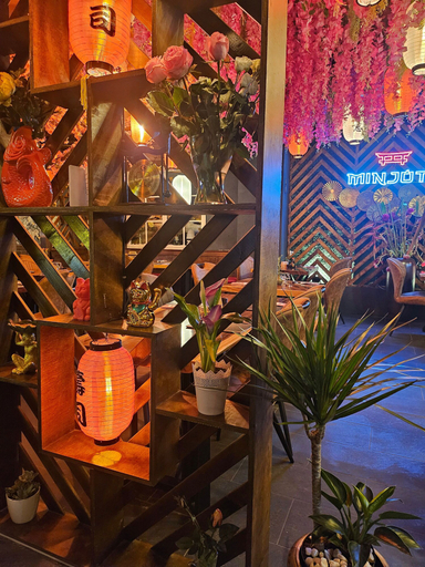 Food & Drinks 16