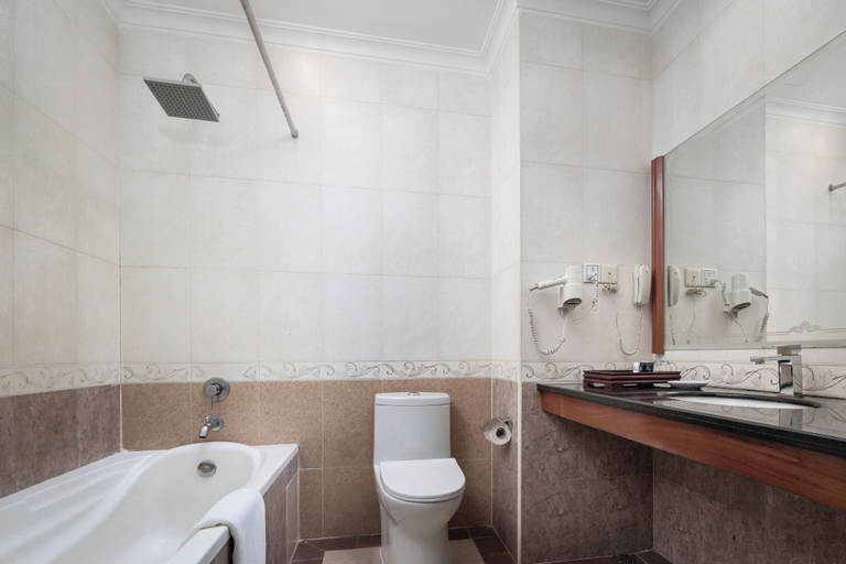 Bathroom 4, Angkor Holiday Hotel, Siem Reap