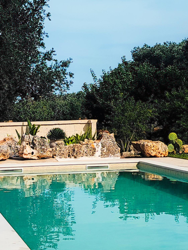 Others 4, La casa nel villaggio, Brindisi