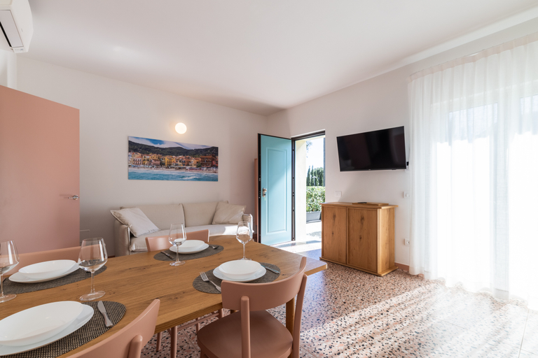 Dining Room 17