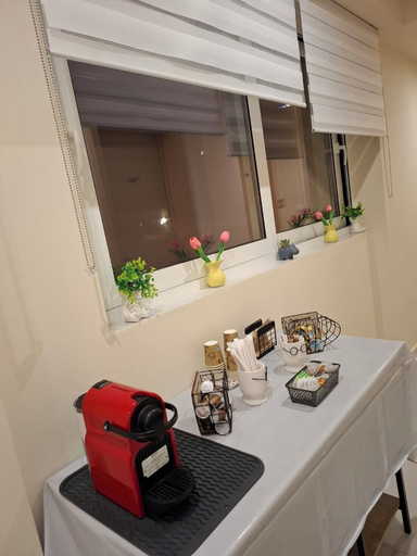 Food & Drinks, AIR IN ROOMS, Attica