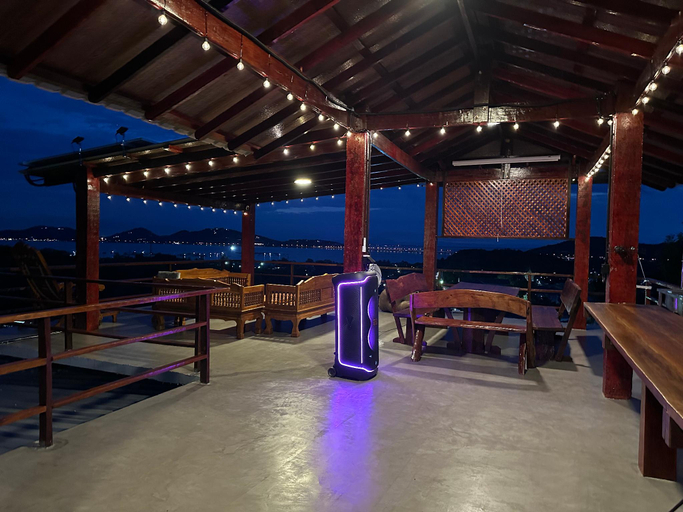 Food & Drinks, Singkora Hill at Khaodang, Singha Nakhon