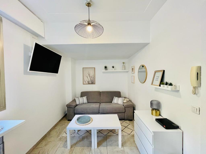 Others 5, Studio au bord de mer 1, Alpes-Maritimes