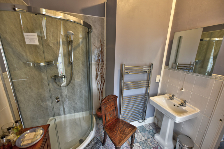 Bathroom 3, The Burnside Guest House, South Ayrshire