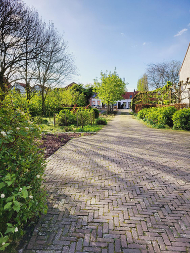 Others 4, Het Zilte, Sluis