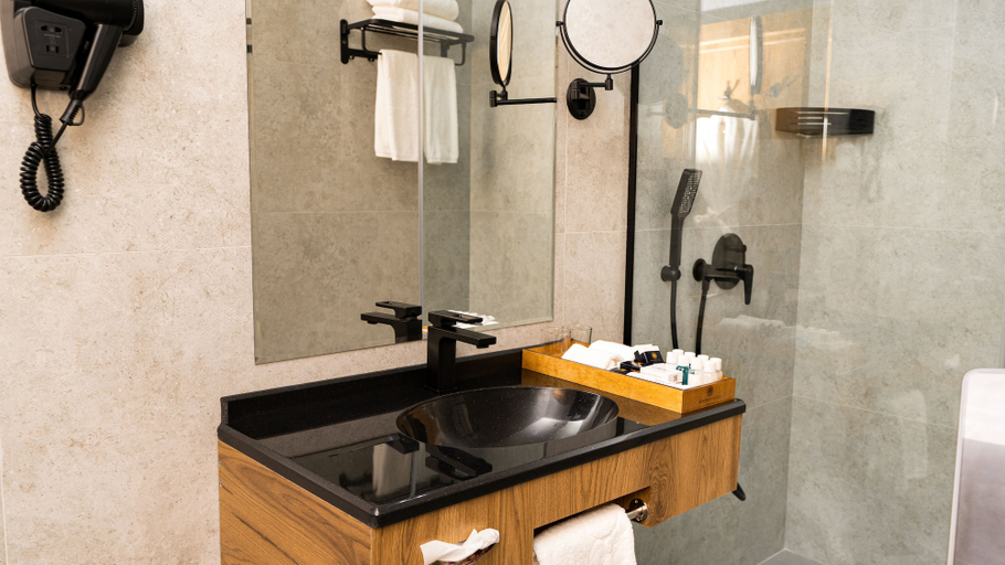 Bathroom 5, Kohinur Plaza, Samarkand