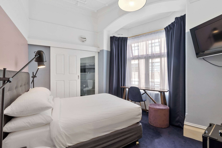 Bedroom 18