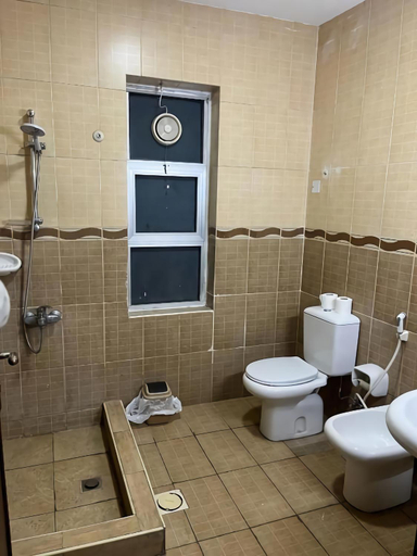 Bathroom, Shihan hotel suites, Salt