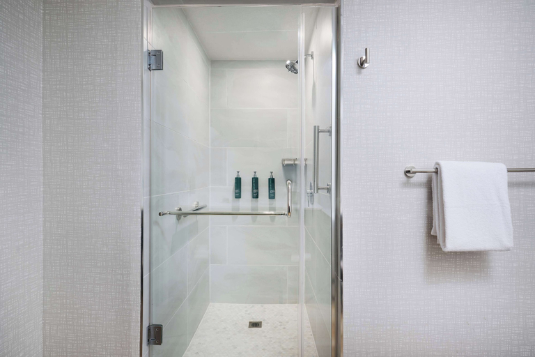 Bathroom 5, DoubleTree by Hilton Chatsworth, Los Angeles