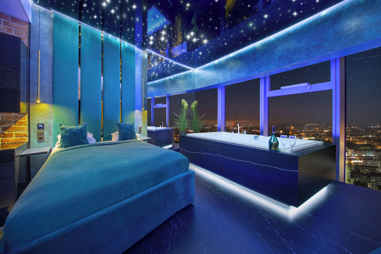 Bedroom 4, Apartments in Sky Tower with Bathtub near the window, Środa Śląska