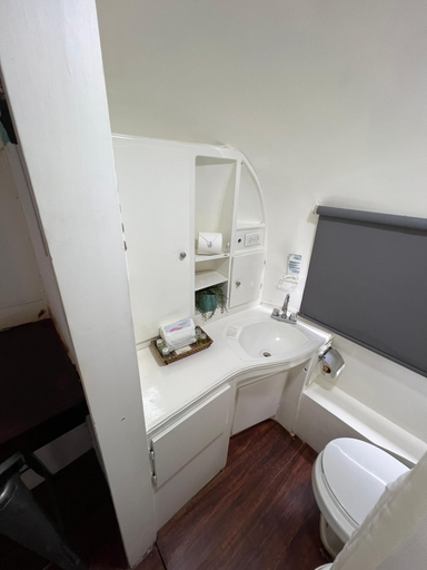 Bathroom 11