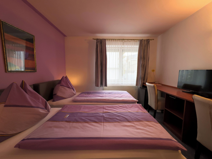 Bedroom 4, Pension Erlaa, Wien