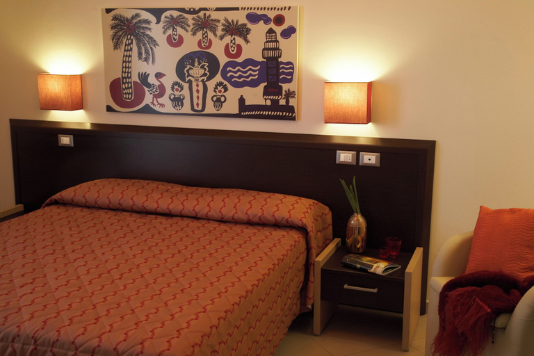 Bedroom 2, Noha Suite Hotel, Rimini