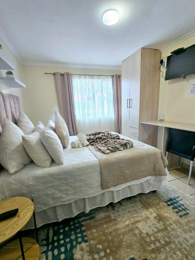 Bedroom 2, Adante Lodge, O.R.Tambo