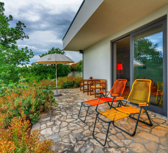 Others 2, Villa Orange, small house in a pine forest, Rijeka