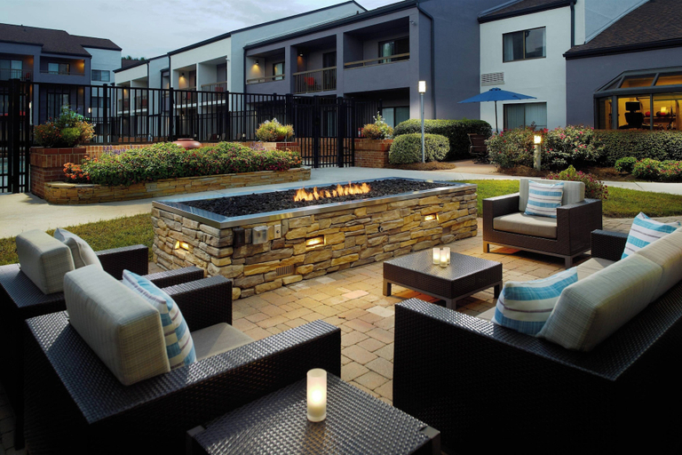 Courtyard by Marriott Raleigh Midtown, Wake