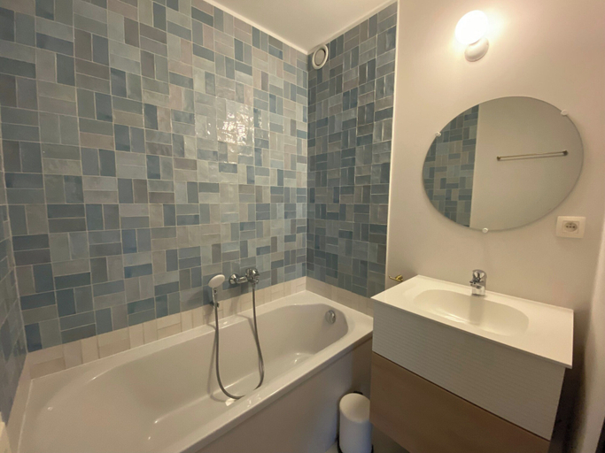 Others 2, Apartment in Estartit With sea Beach, West-Vlaanderen