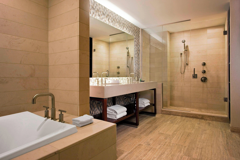 Bathroom 5, The Westin Birmingham, Jefferson