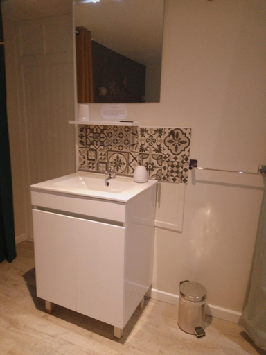 Bathroom 5, perigordchambre, Dordogne
