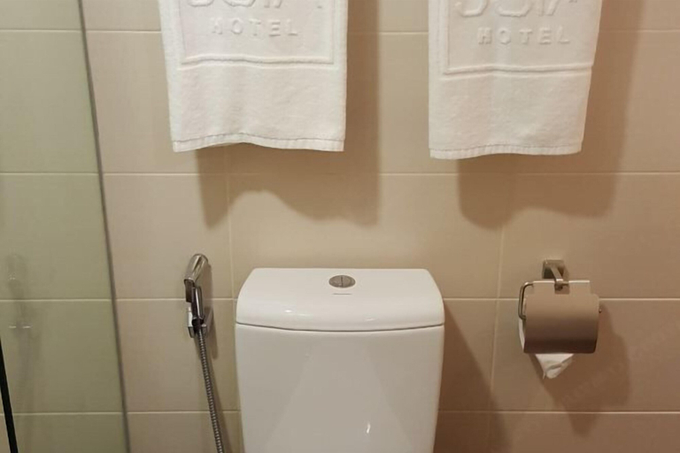 Bathroom 19