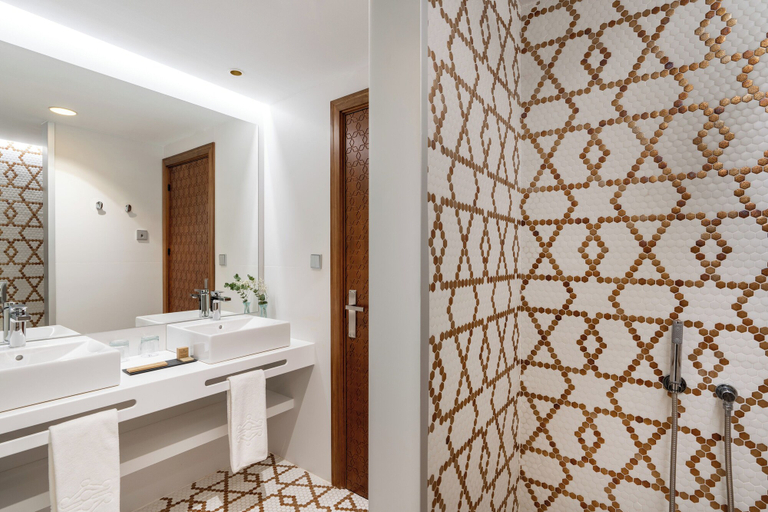 Bathroom 5, Parador De Benavente, Zamora