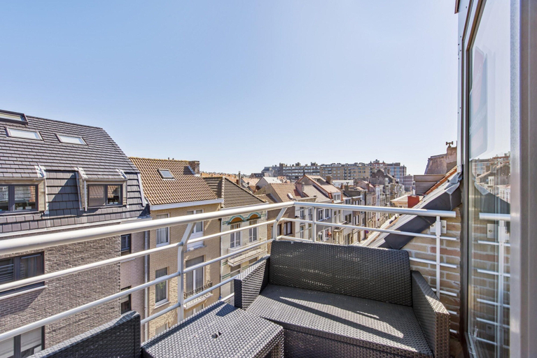 Balcony, Nice Duplex Located in the Market Square, West-Vlaanderen
