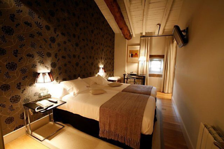 Bedroom 3, Hotel Palacio Muñatones, Vizcaya