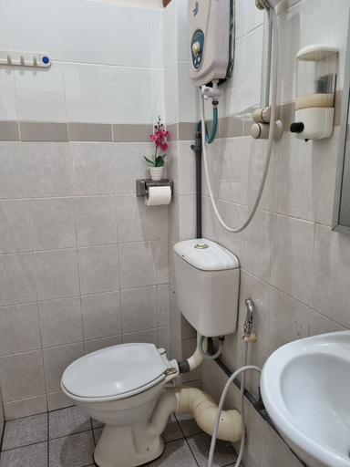 Bathroom 5, Lavender Lodge, Kota Kinabalu