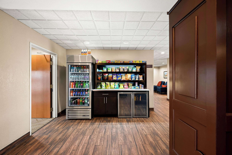 Food & Drinks 5, Comfort Inn & Suites Decatur Forsyth, Macon
