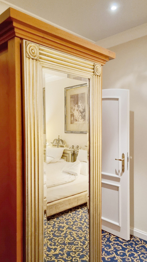 Bedroom 4, Residenz Heinz Winkler, Rosenheim