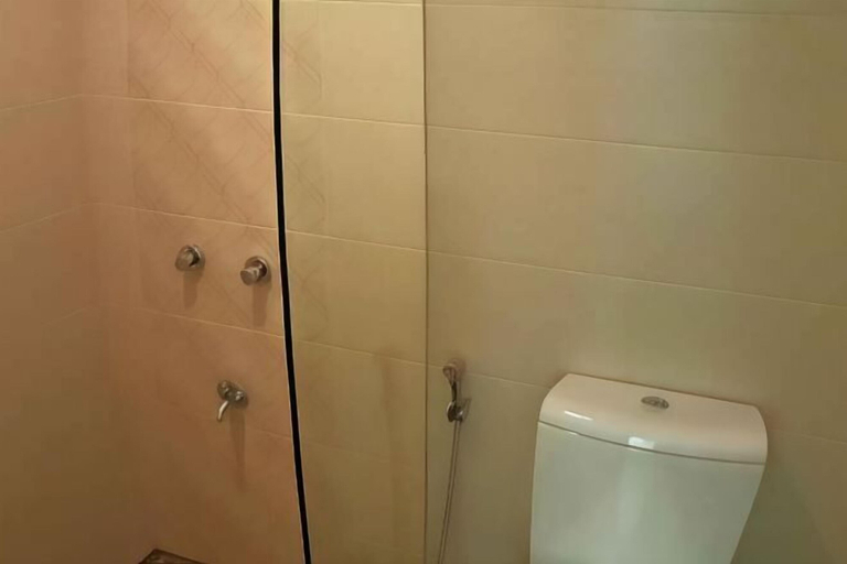 Bathroom 16