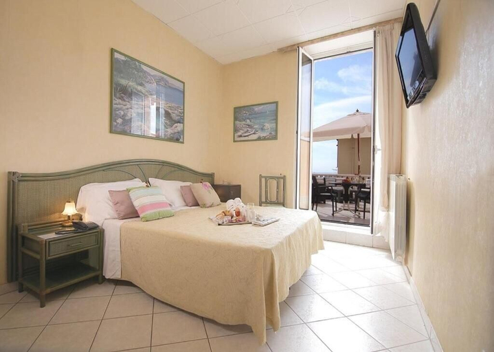 Bedroom 13