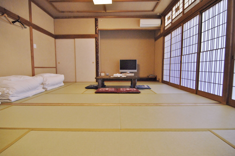 Bedroom 3, Plaza Fuyo Hotel, Fukuoka