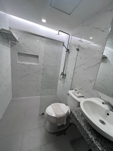 Bathroom 11