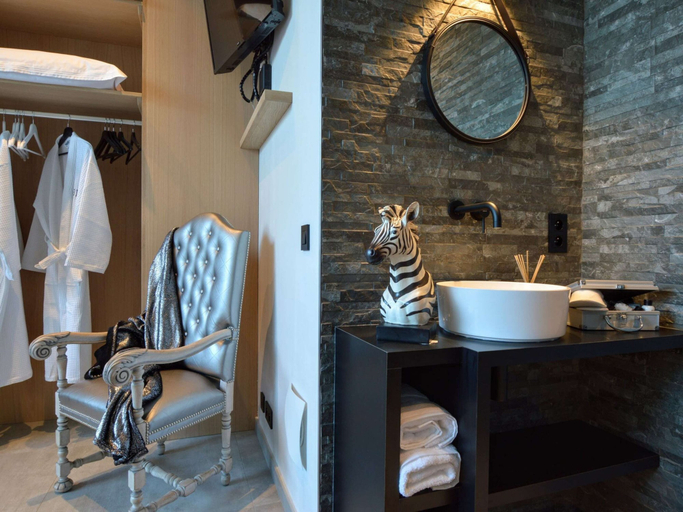Bathroom 3, Dalhem Villa With Garden, Liège