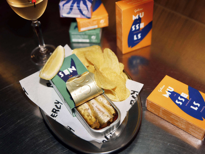 Food & Drinks 16