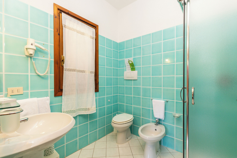 Bathroom 4, Piccolo Pevero, Olbia-Tempio