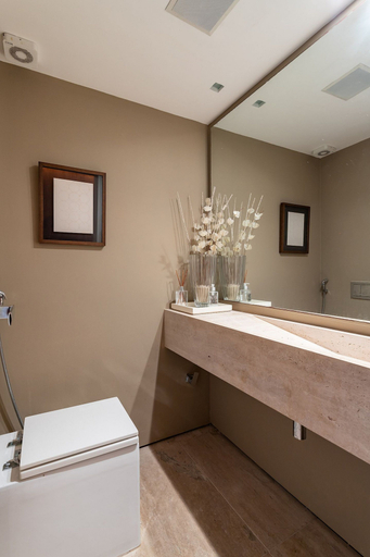 Bathroom 4, 304, Rio de Janeiro