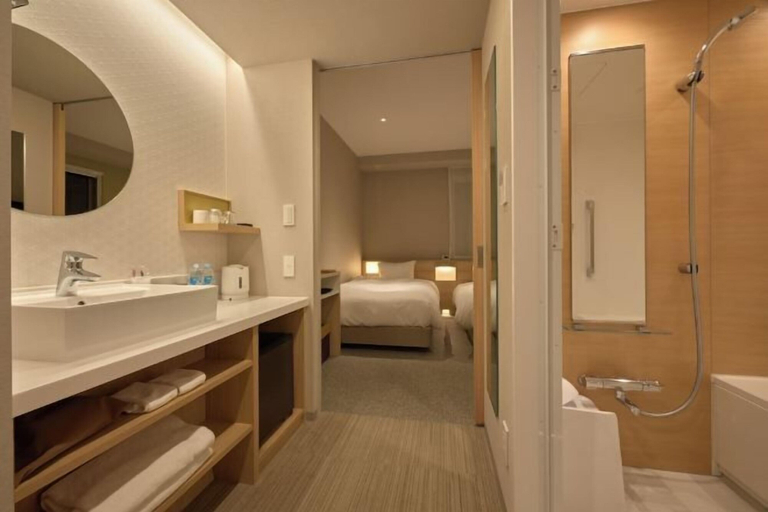 Bathroom 12
