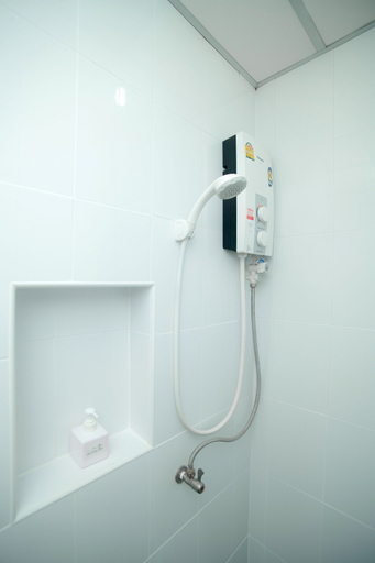 Bathroom 5, Baan Mek Mok, Phra Khanong